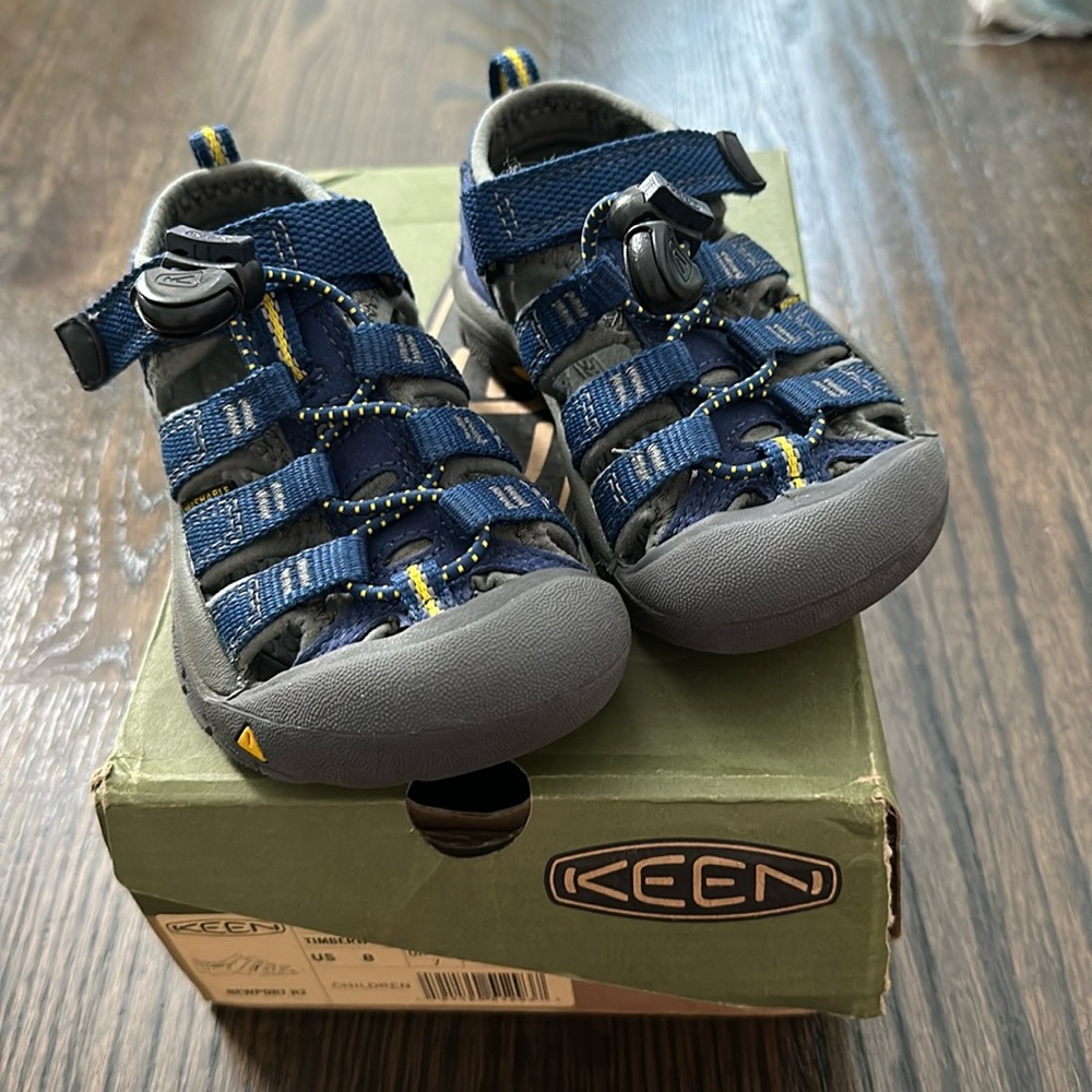 Keen Newport H2 Sandals - size 8 - blue (timberwolf/smoke blue) - like new!